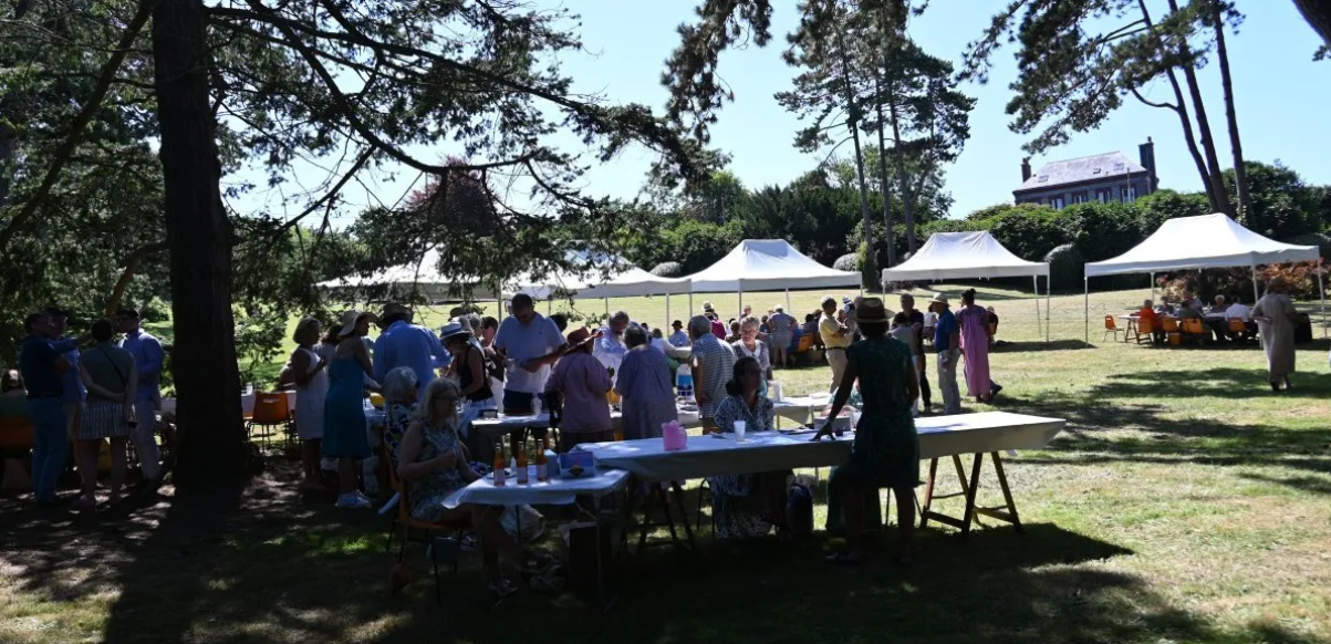 Barbecue du curé au profit de la restauration de l'église et des œuvres de la paroisse